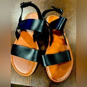 New no tags sandals. Women’s size 8